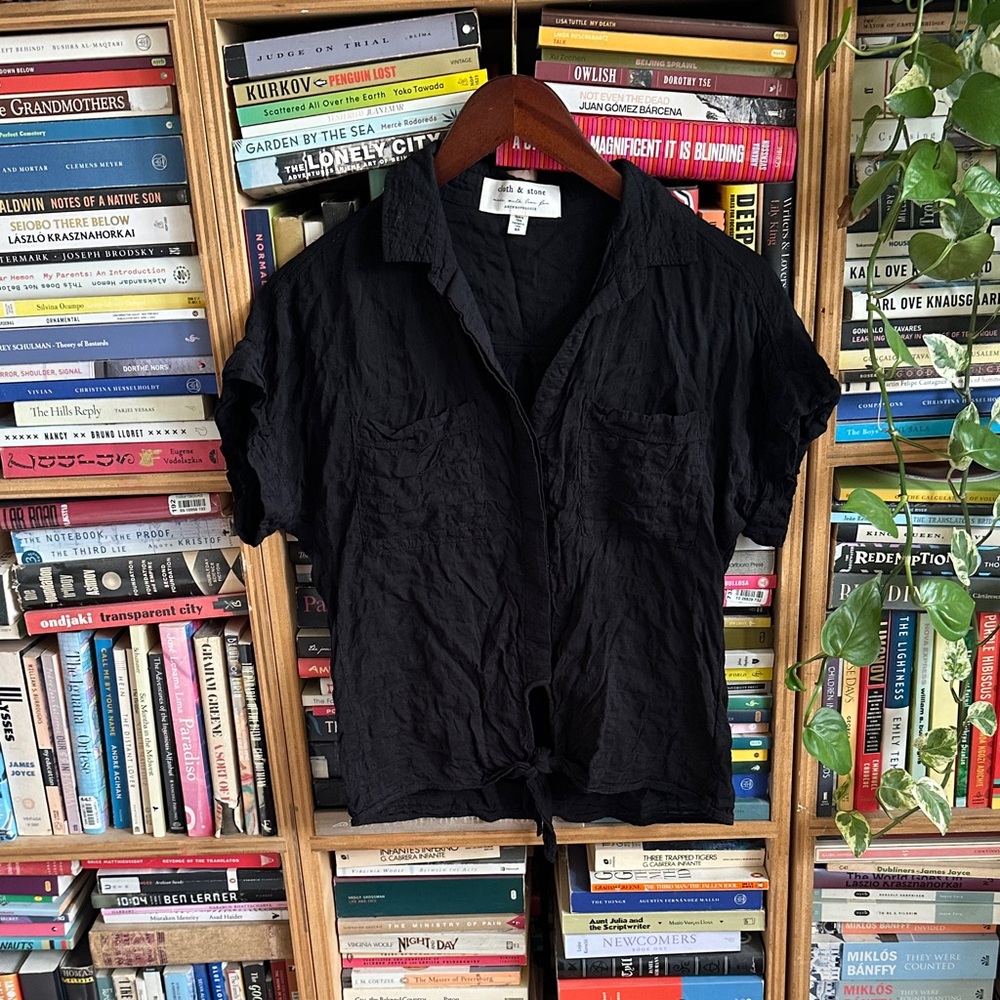 Cloth and Stone (Anthropologie) textured black short sleeved blouse